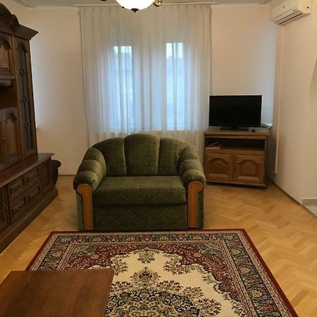 Gabor Pal 1 Apartman 2 Szoba Dunafoldvar Extérieur photo
